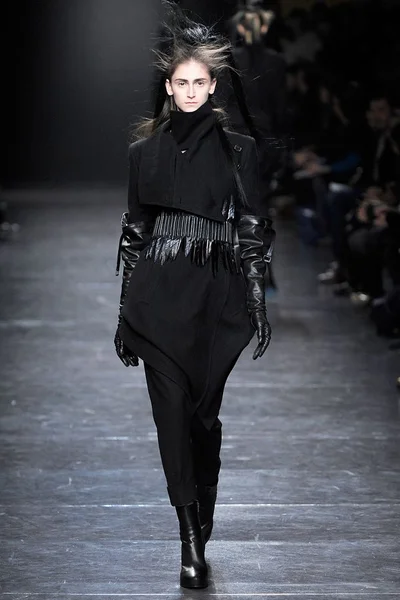 Look 1